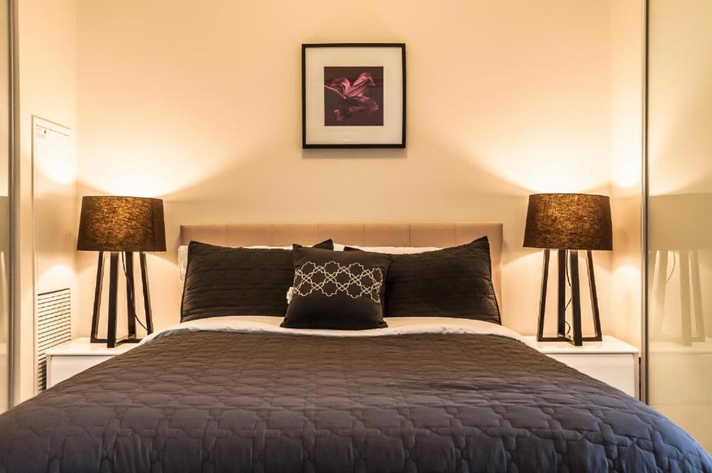 Skyline Suites - Walk To Mtcc, Acc, Rogers Centre & Entertainment District Toronto Eksteriør bilde