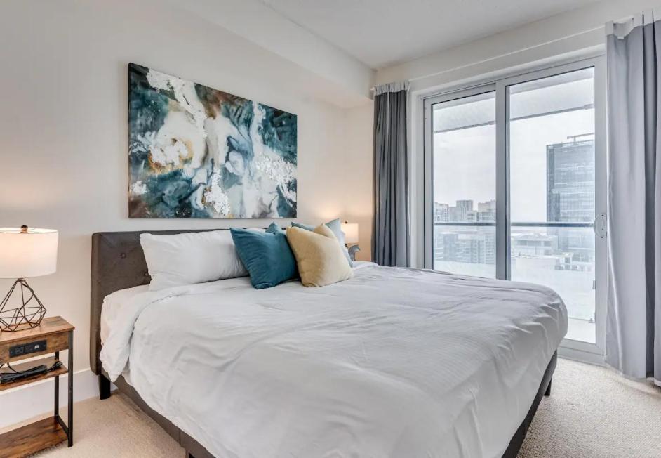 Skyline Suites - Walk To Mtcc, Acc, Rogers Centre & Entertainment District Toronto Eksteriør bilde