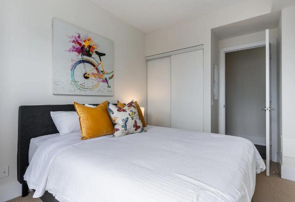 Skyline Suites - Walk To Mtcc, Acc, Rogers Centre & Entertainment District Toronto Eksteriør bilde