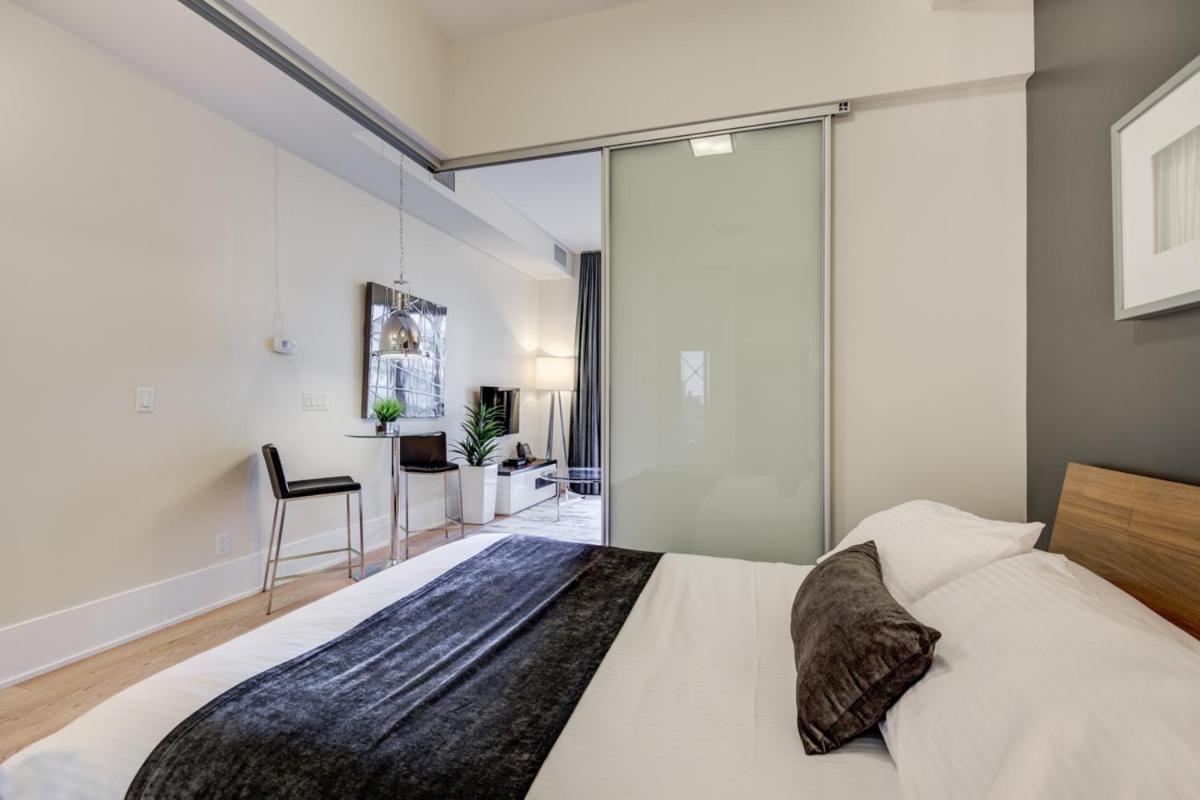 Skyline Suites - Walk To Mtcc, Acc, Rogers Centre & Entertainment District Toronto Eksteriør bilde