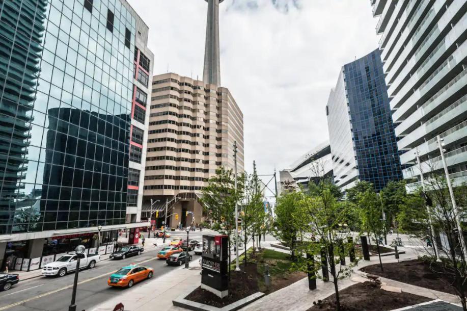 Skyline Suites - Walk To Mtcc, Acc, Rogers Centre & Entertainment District Toronto Eksteriør bilde
