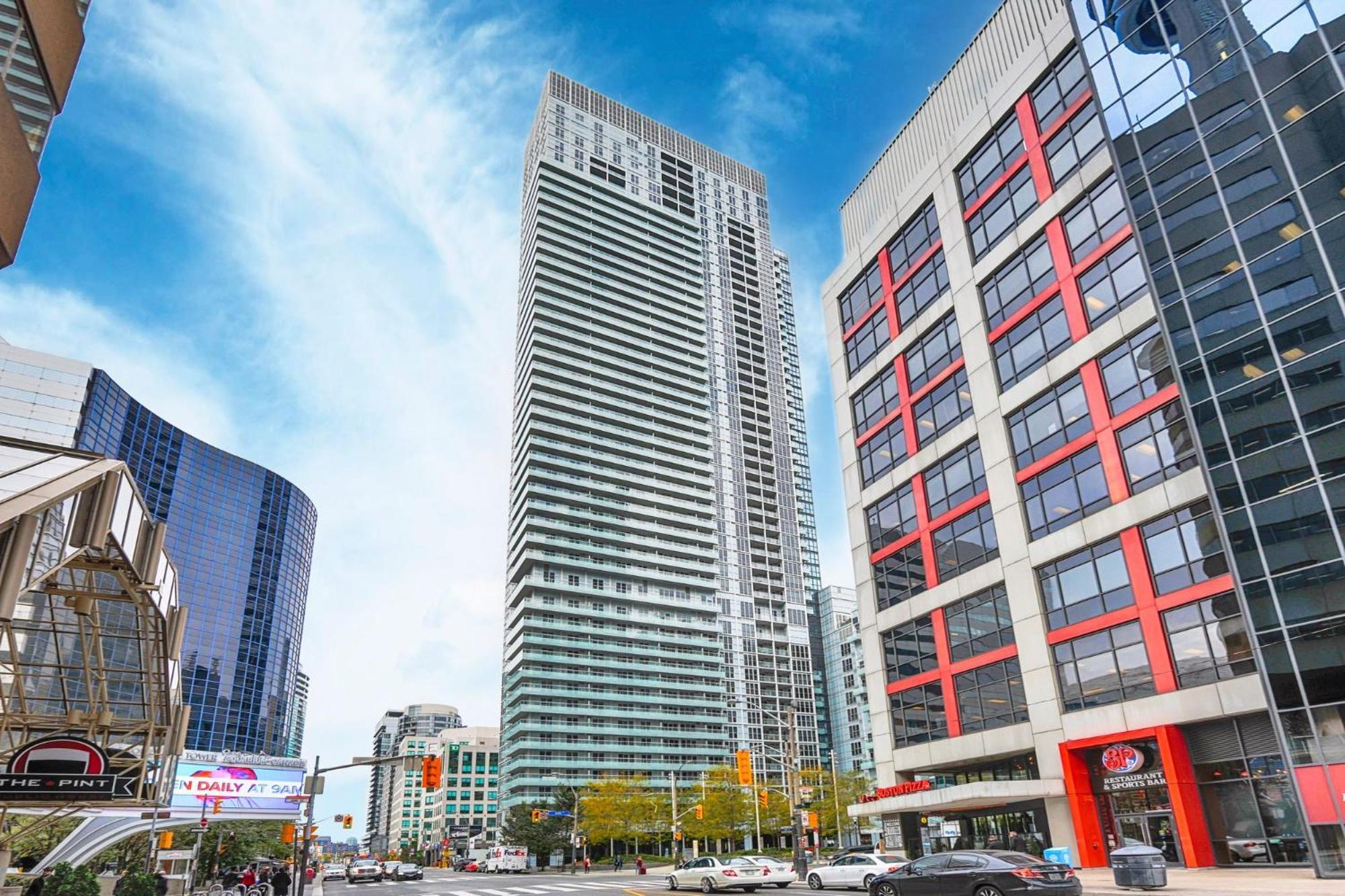 Skyline Suites - Walk To Mtcc, Acc, Rogers Centre & Entertainment District Toronto Eksteriør bilde